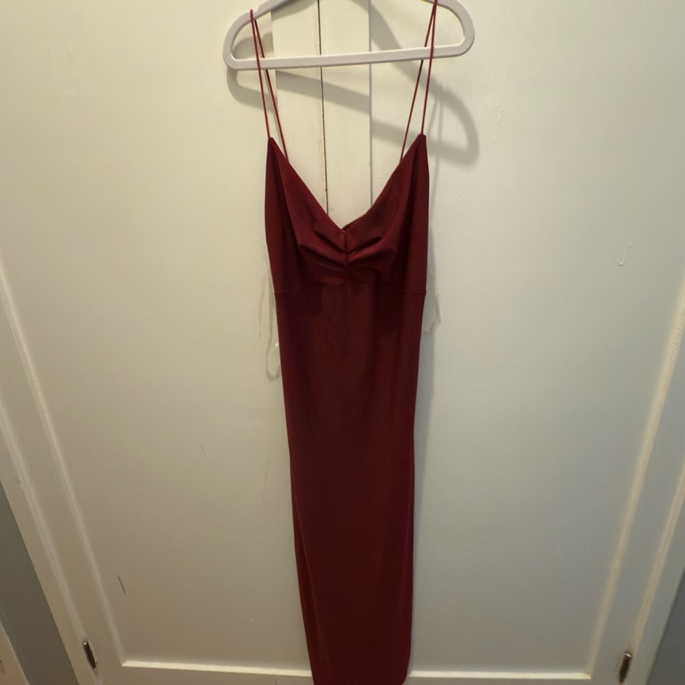 Elegant Burgundy Spaghetti Strap Dress